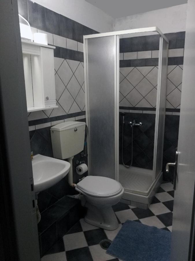 Alexander Rooms & Apartments Igoumenitsa Bagian luar foto