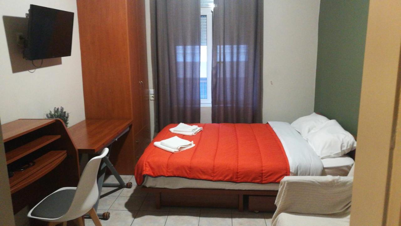 Alexander Rooms & Apartments Igoumenitsa Bagian luar foto