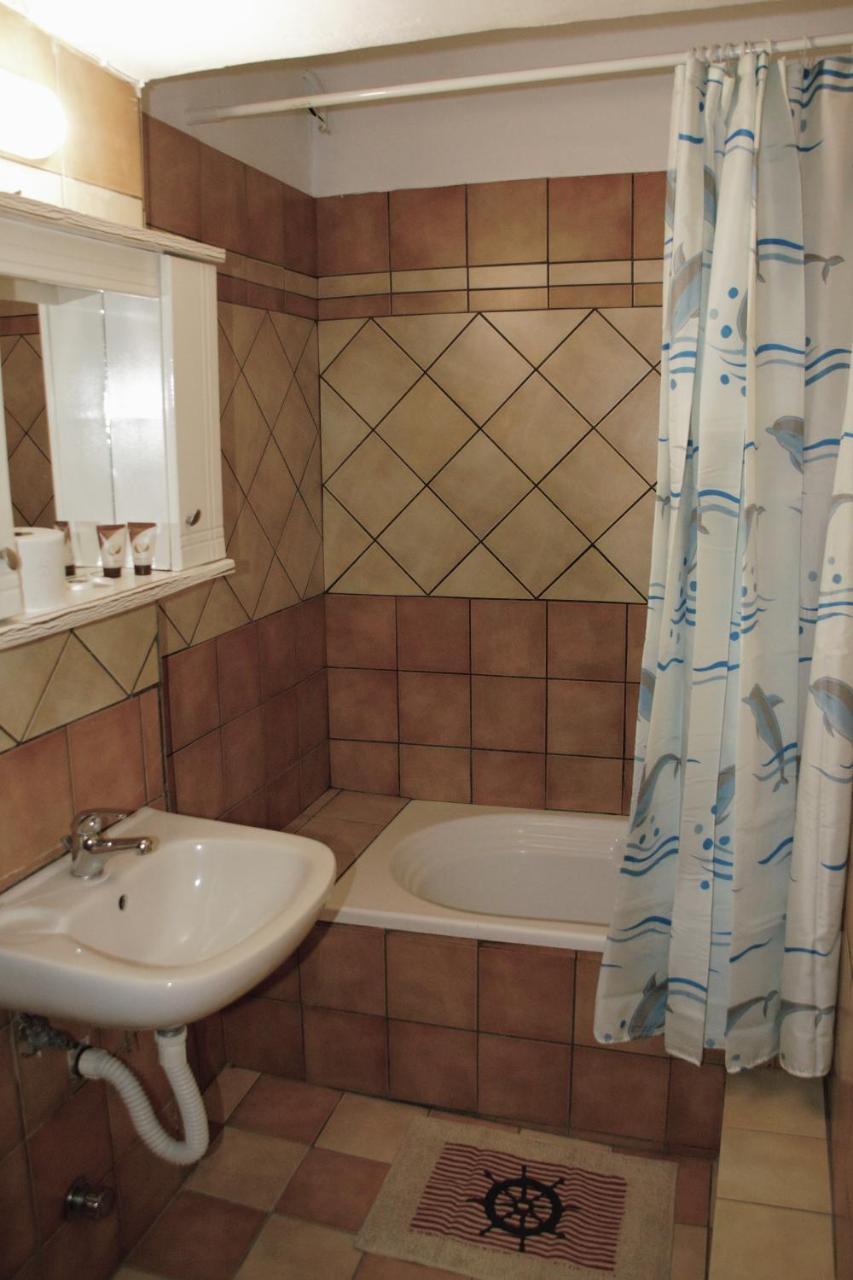 Alexander Rooms & Apartments Igoumenitsa Bagian luar foto