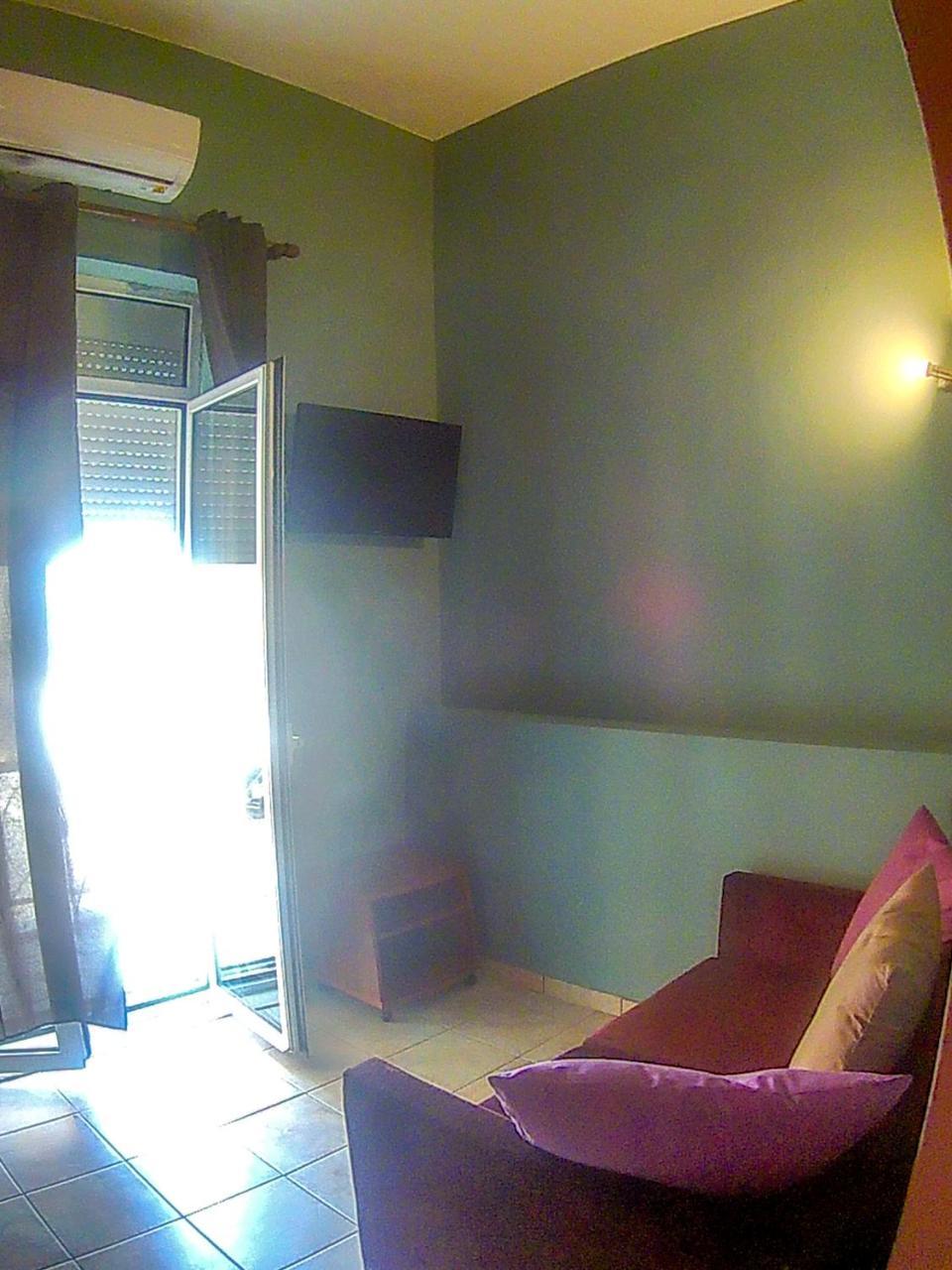 Alexander Rooms & Apartments Igoumenitsa Bagian luar foto